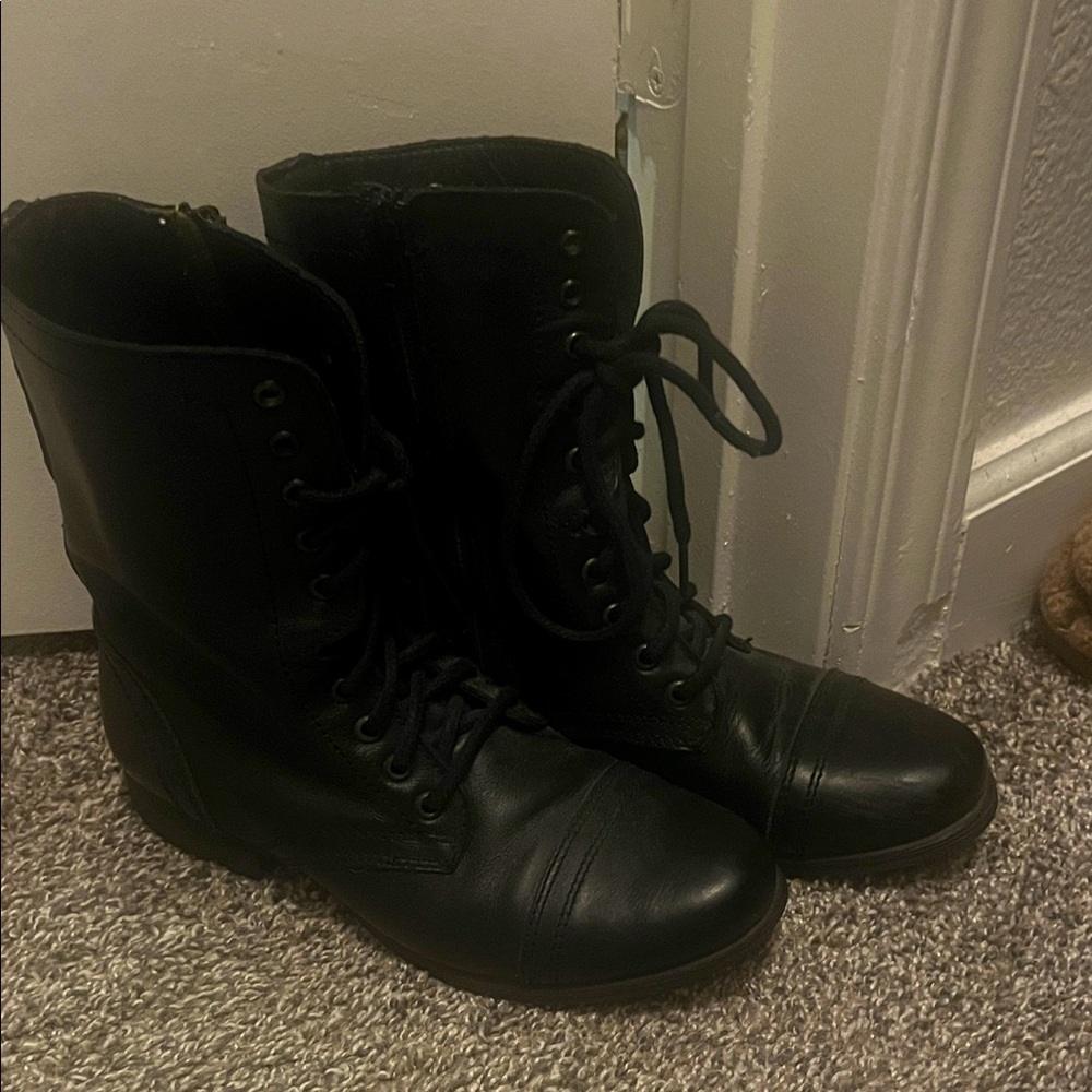 Steve Madden Black Lace Up Boots